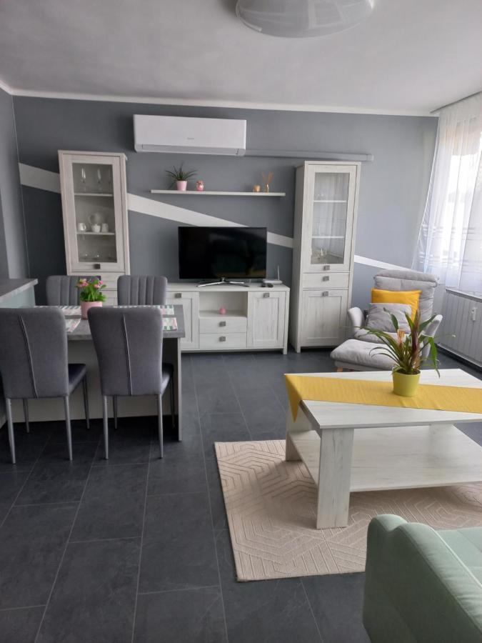 Apartamento Krisztina Apartman Salgótarján Exterior foto
