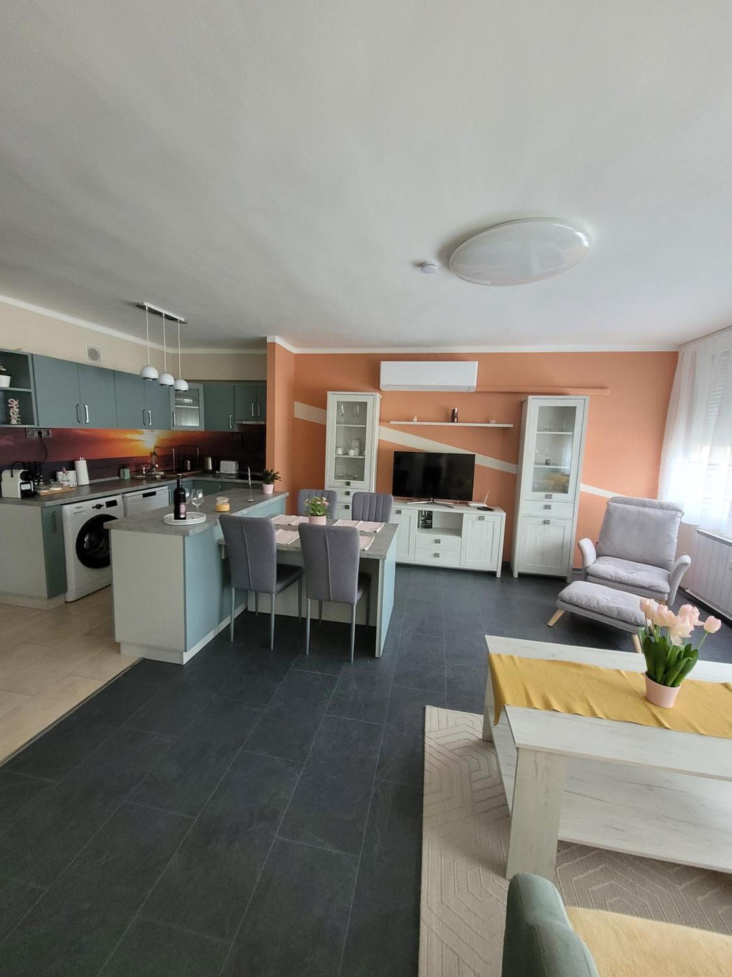 Apartamento Krisztina Apartman Salgótarján Exterior foto