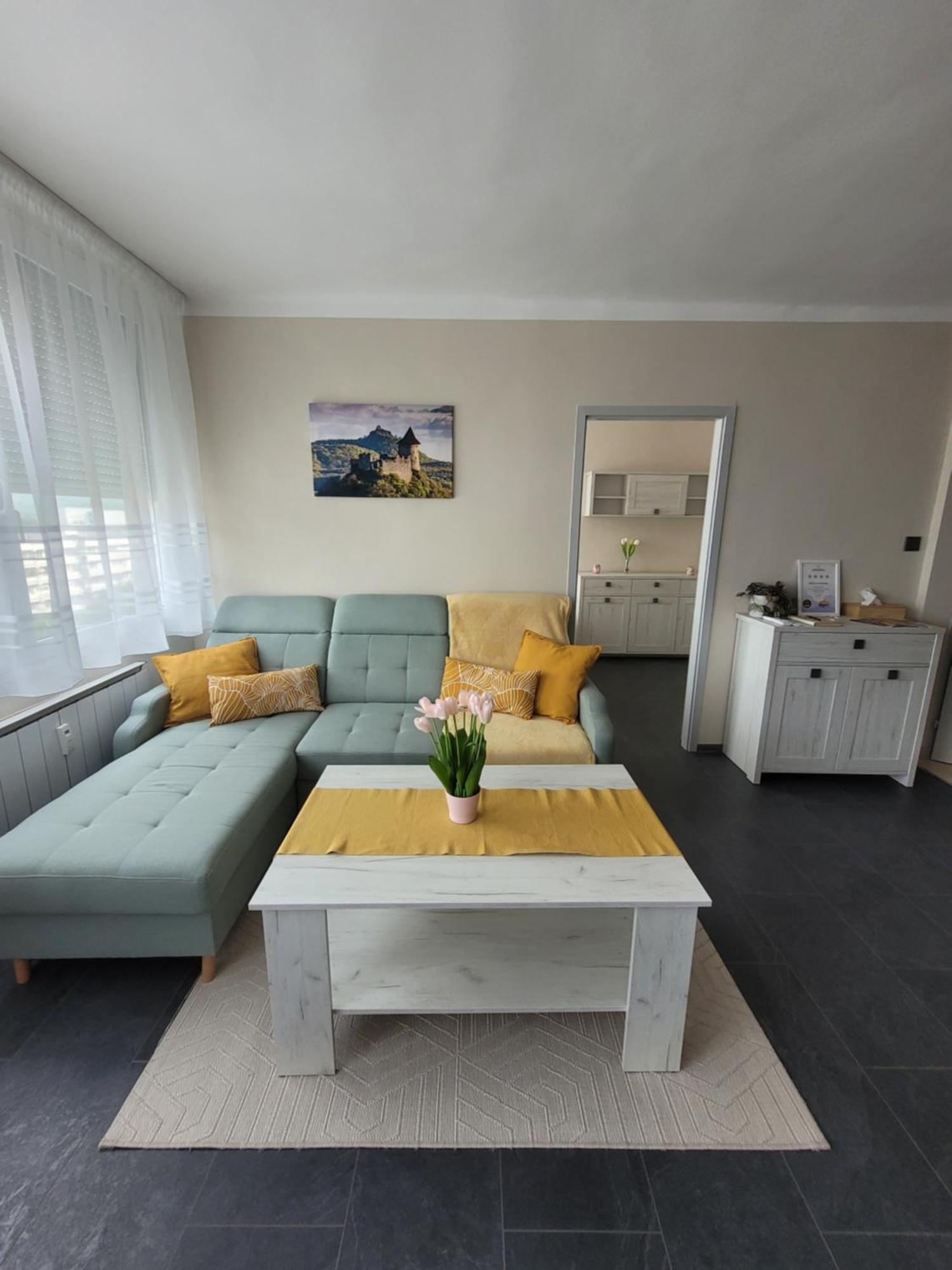 Apartamento Krisztina Apartman Salgótarján Exterior foto